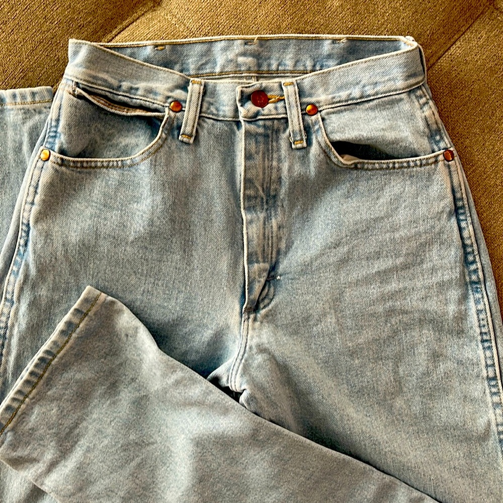 Women’s wrangler jeans high waisted